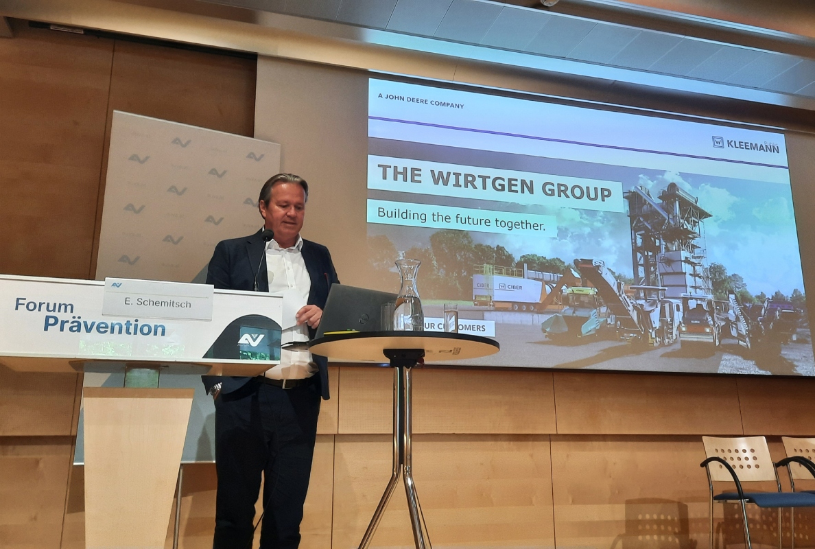 Kleemann expert Ewald Schemitsch from Wirtgen Austria at the award ceremony in Innsbruck.