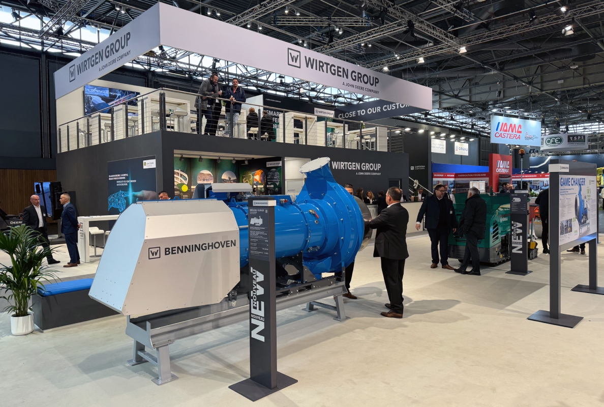 The prototype on the burner test bed at the Benninghoven factory. The new burner generation enables the use of four different fuels at the same time.
