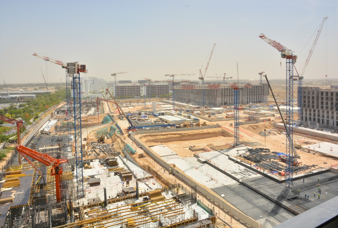 Eight Raimondi flat-top tower cranes deployed in Sharjah, UAE
