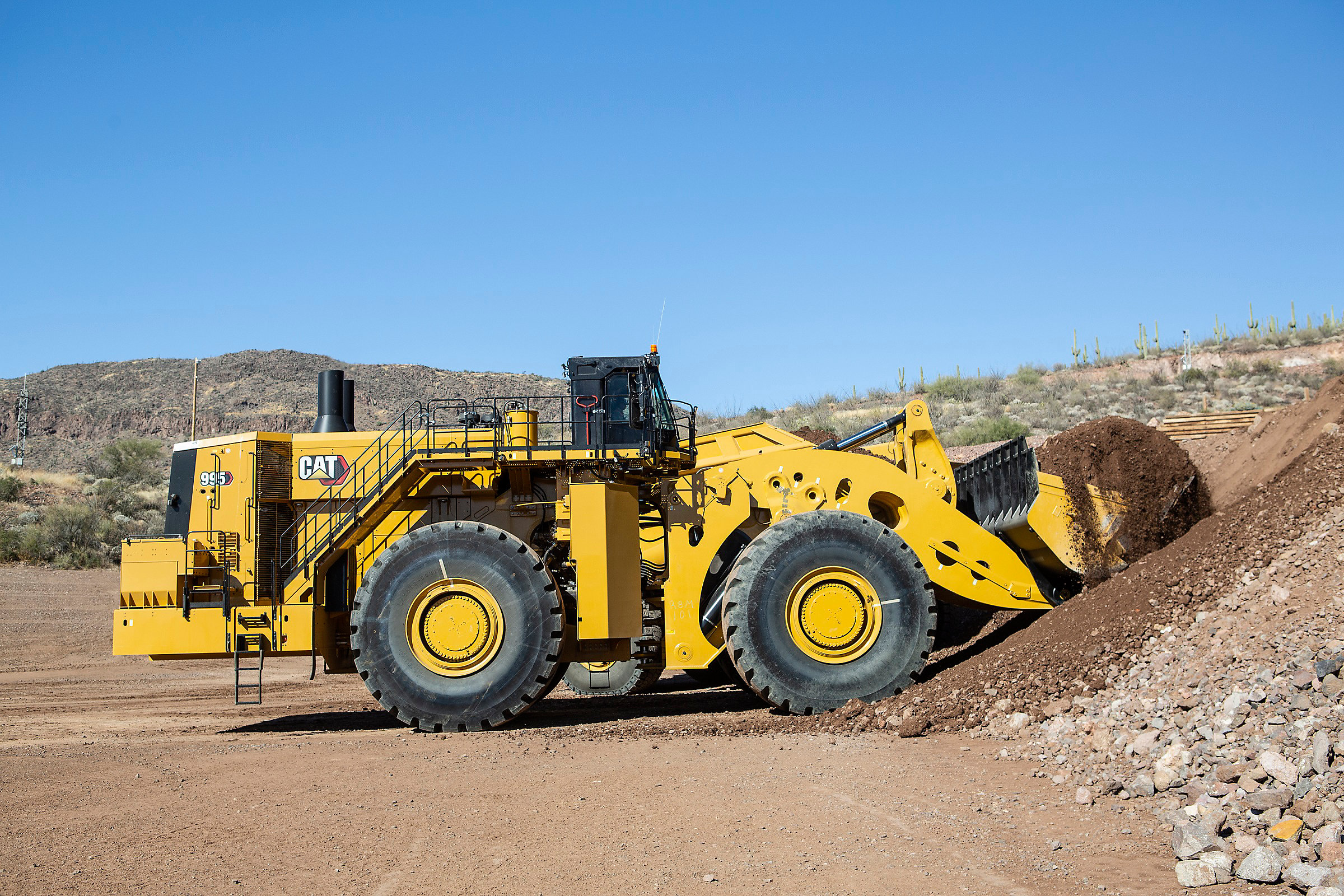 New Cat® 995 Wheel Loader offers more payload and performance