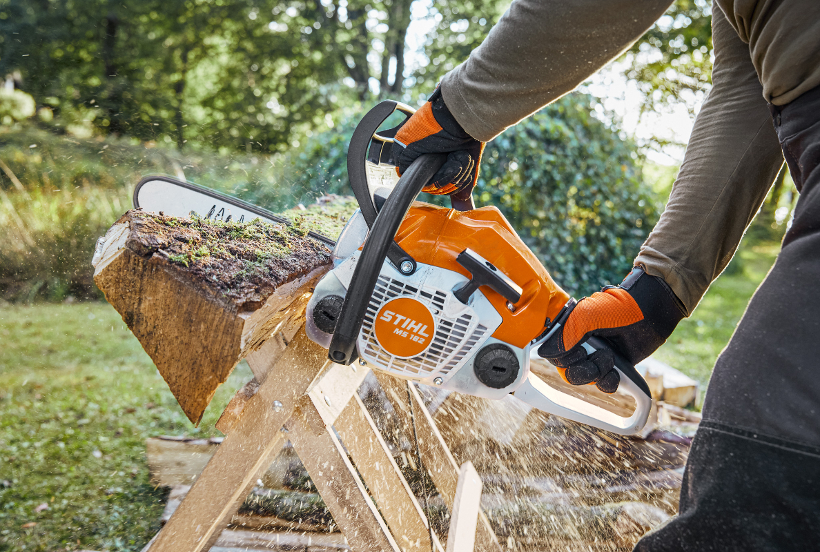 With its powerful STIHL 2MIX engine, excellent balance and anti