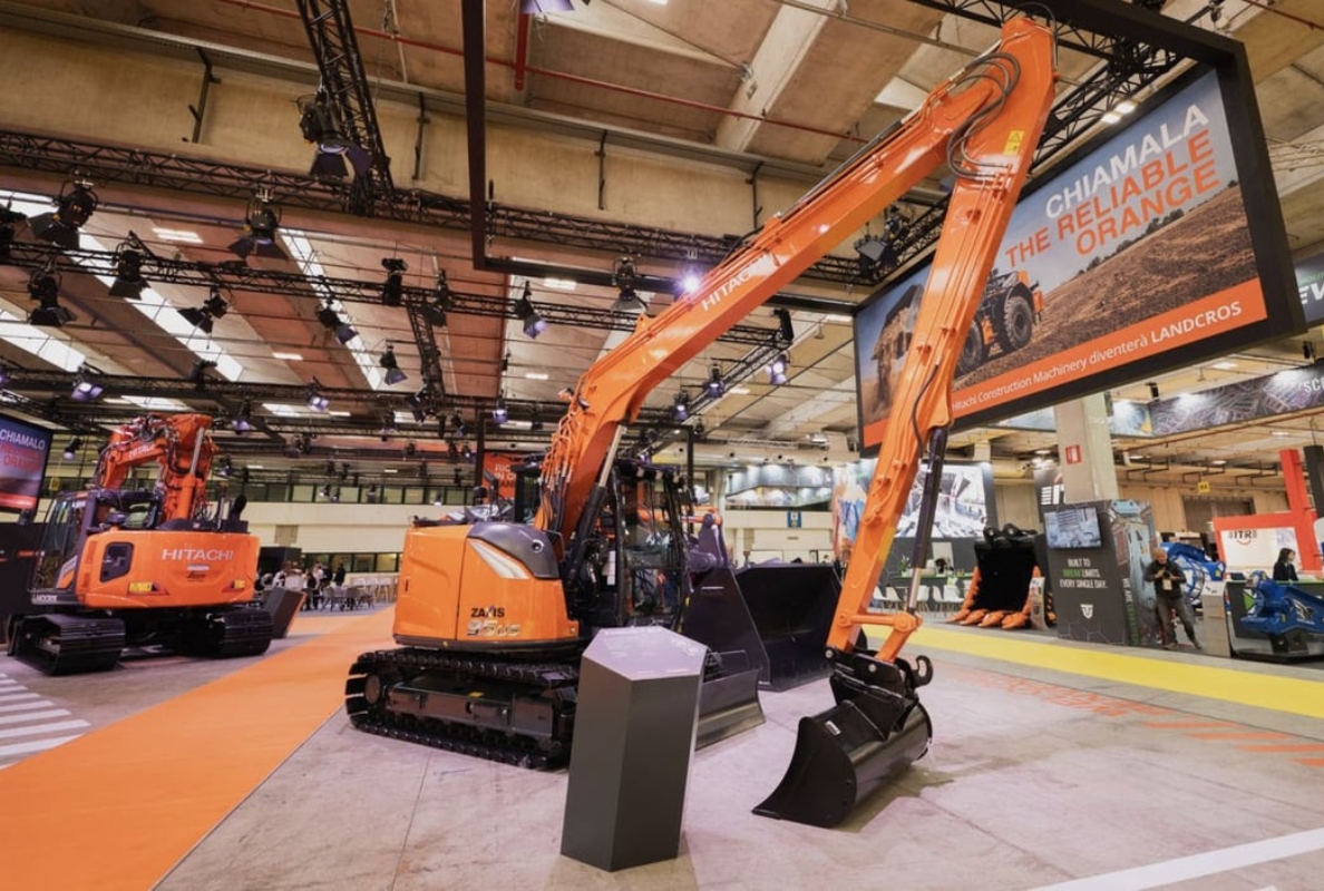 Hitachi ZX95US-7 SLF Excavator Delivers Precision in Tight Spaces