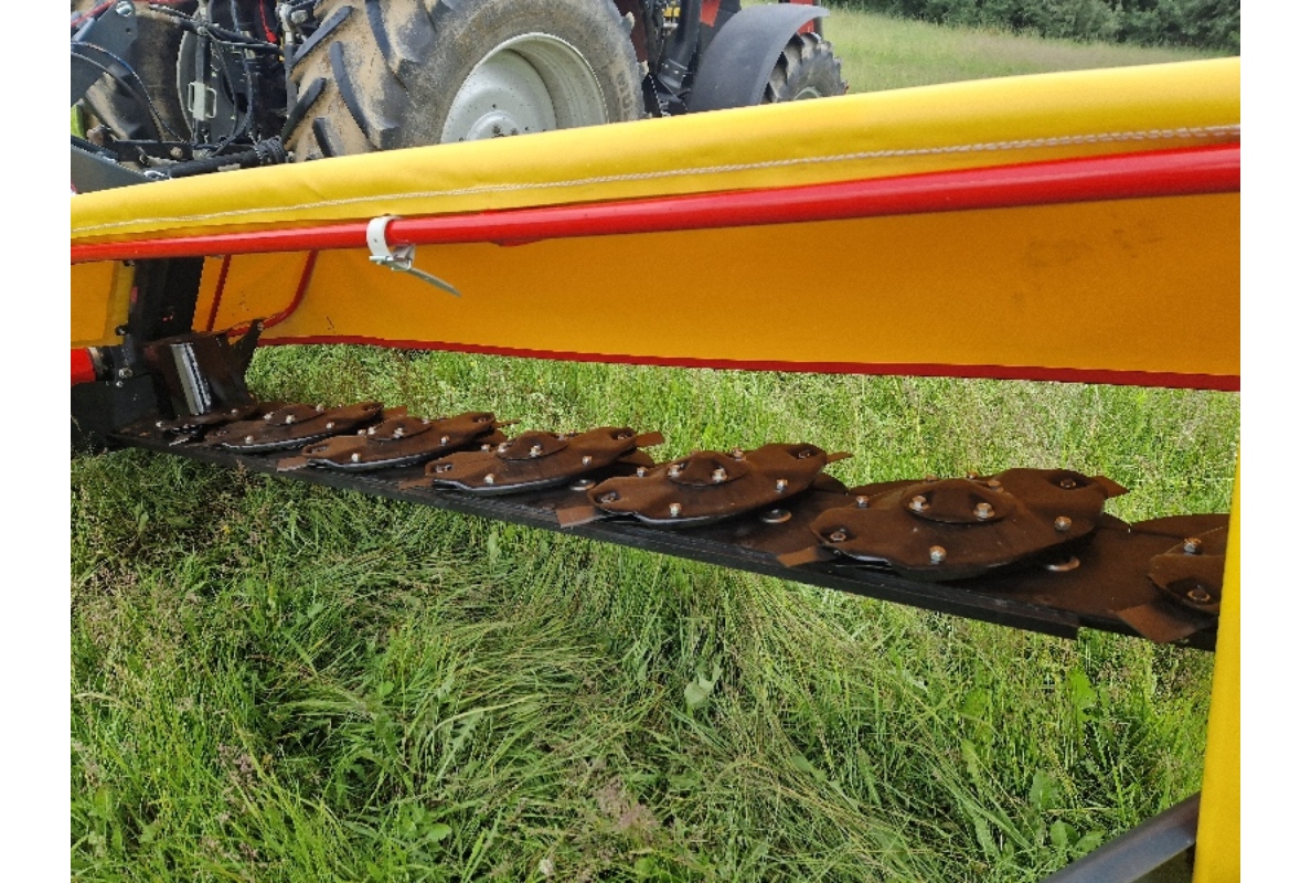 SD-28L – a new disc mower from ROZMITAL