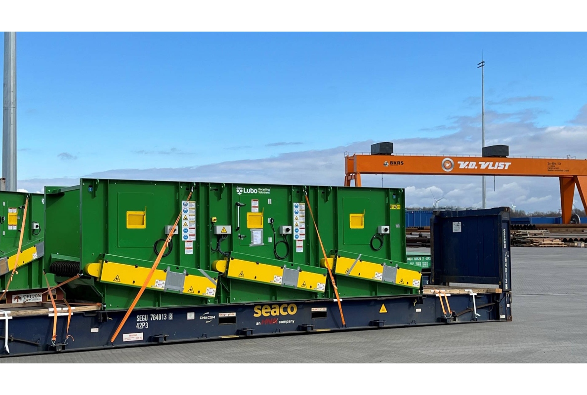 Van der Vlist: Your Partner for Flatrack and Container Services