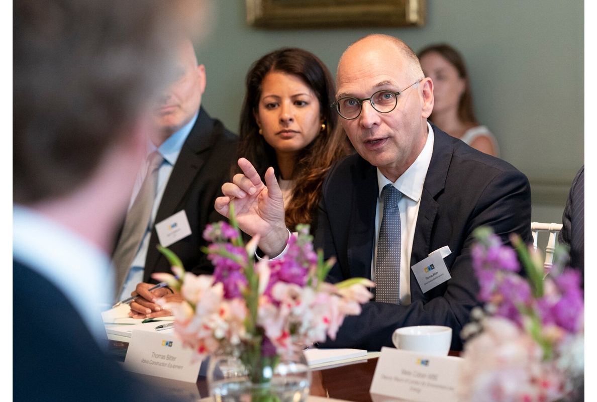 Thomas Bitter spoke of the need to include emission-free construction in public tenders and low emission zones.
