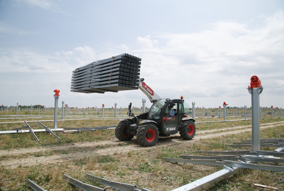 Bobcat machinery plays a key role in the construction of one of Italy´s largest agro-photovoltaic plants