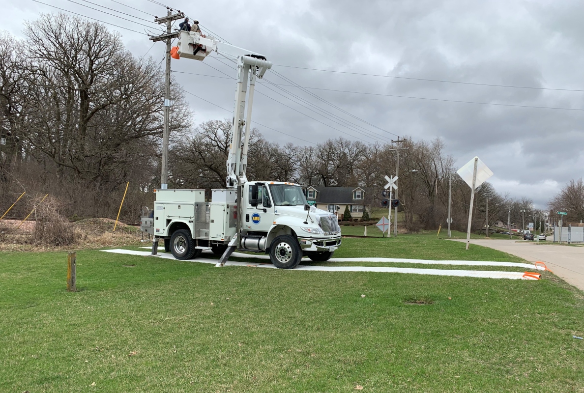Line Truck on Trax 