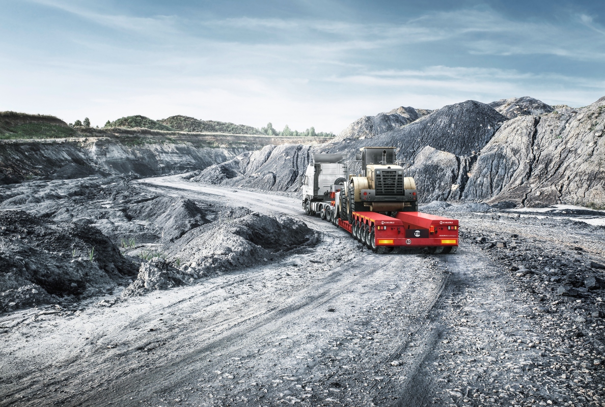 The new EuroCompact U7 scores with its manoeuvrability and is designed for transporting heavy equipment whilst being easy to operate. 