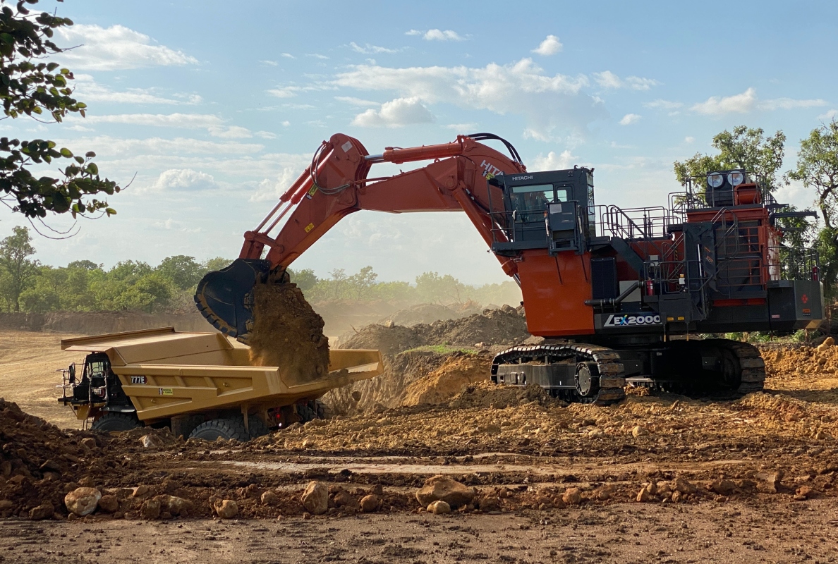 The first Hitachi EX2000-7 excavator in Ghana sets the standard in mining