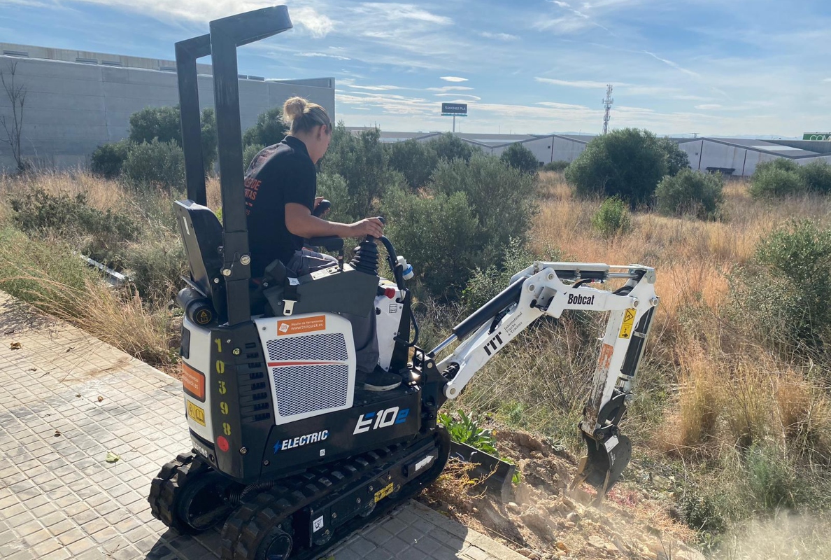 First Bobcat Electric Mini-Excavator in Spain for Rent