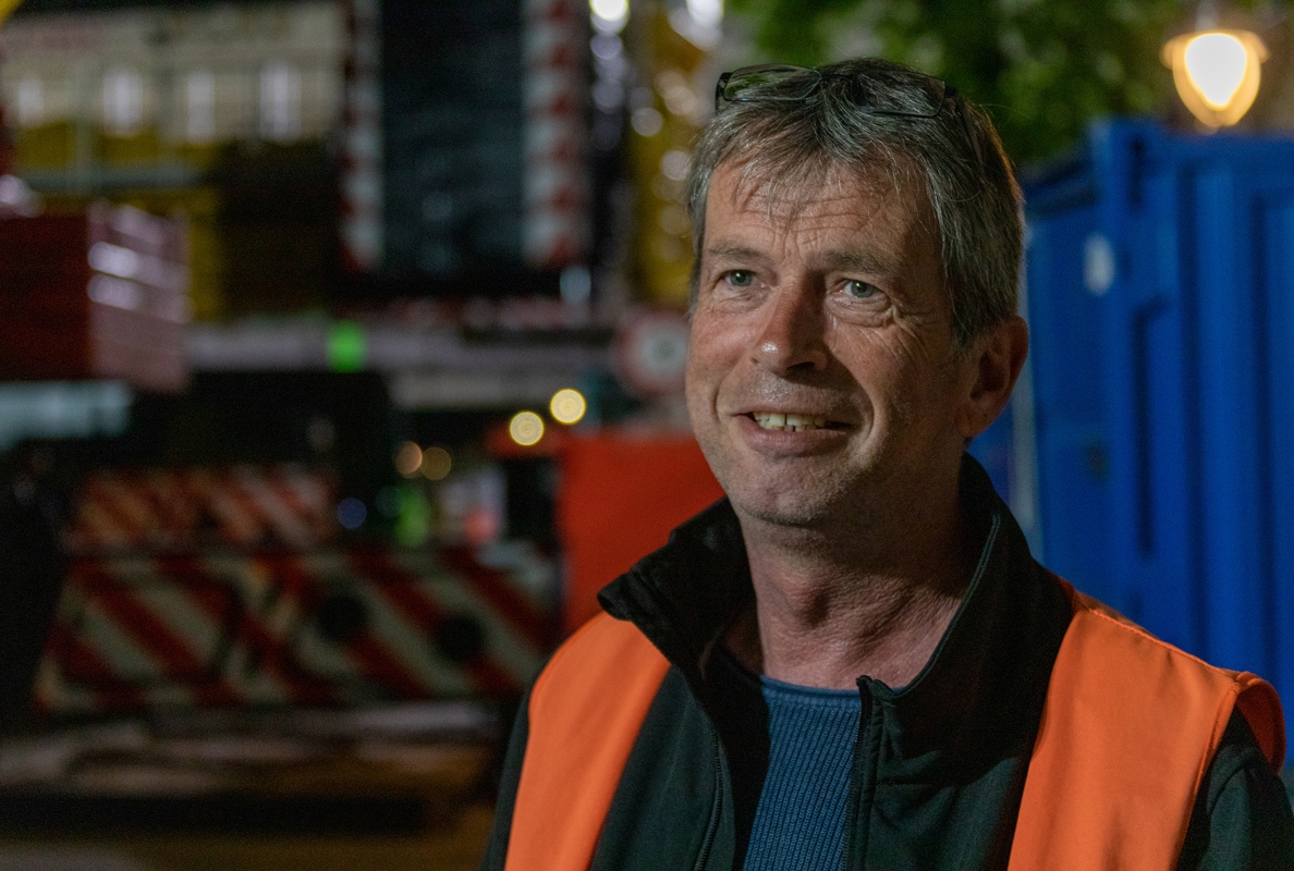 The extremely cramped site required extremely detailed planning by operations manager Jens Hoffmeister with regard to crane assembly and deployment.