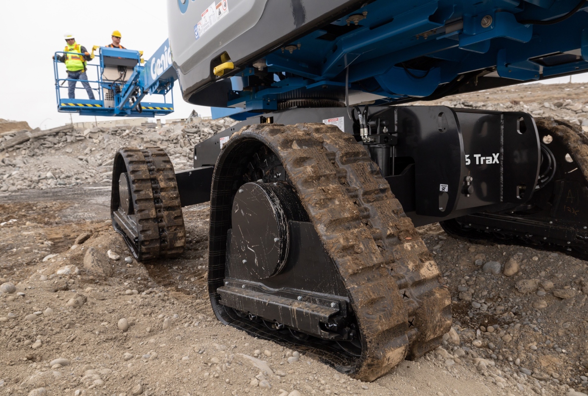 Genie S-65 TraX