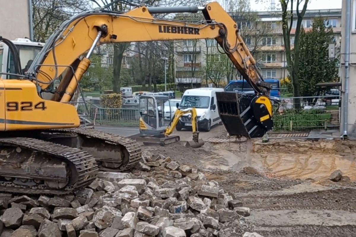 MB Crusher BF80.3