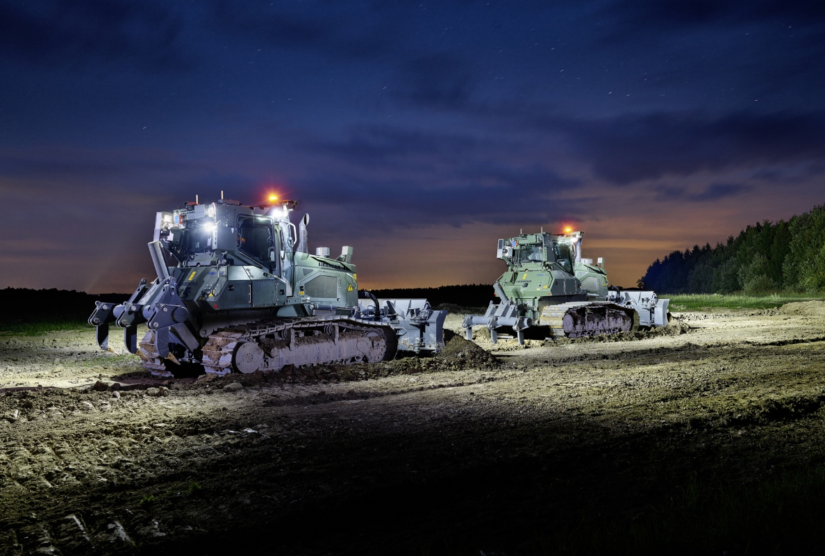 The two new PR 726s with LiReCon from the Austrian Armed Forces during night time teleoperation.