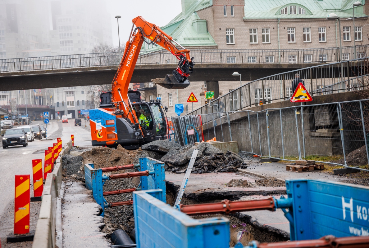 Hitachi ZE135