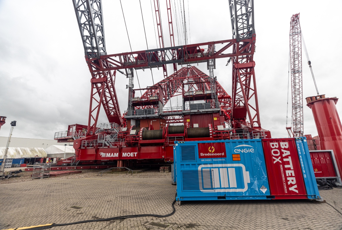 World’s strongest land-based crane completes fully electric operations testing