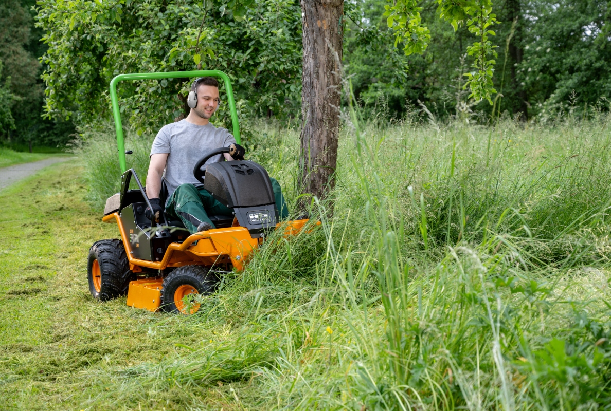 The innovation from AS-Motor: Electric high grass ride-on mower with rechargeable battery system