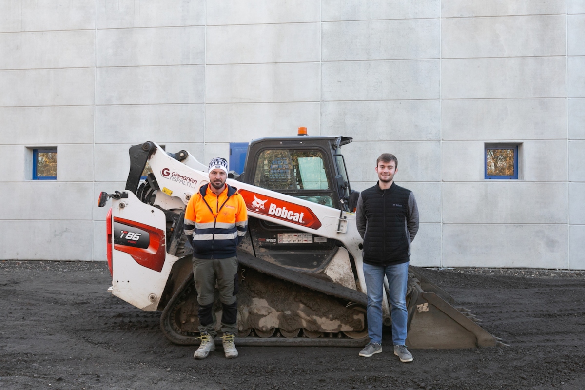 From left, Majkol Fornari (Site Manager, Gambara Asfalti) and Attilio Zanon (Sales Representative, Zanon & Ormac)