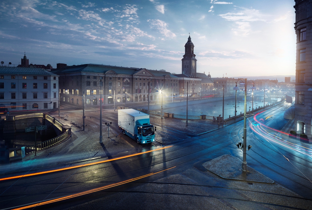Volvo FL Electric city night