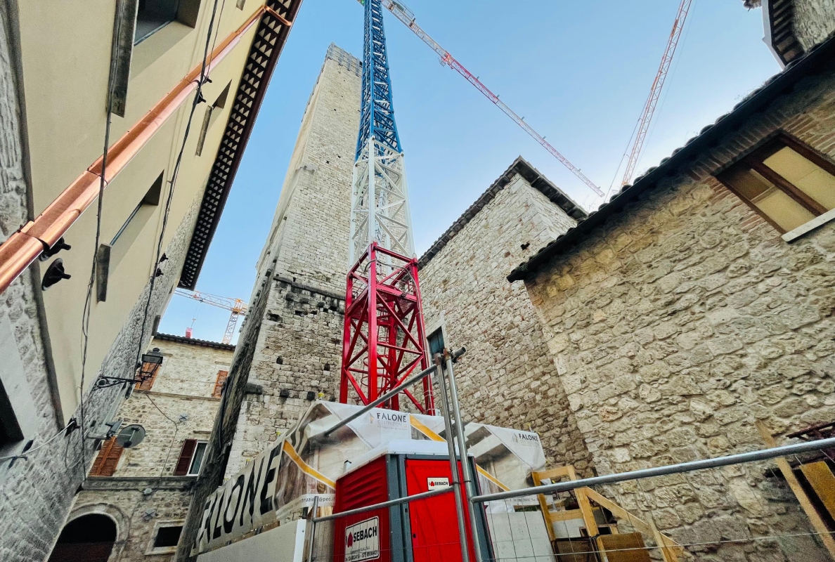 Raimondi expands popular T Series range with new flat-top tower crane - first units of T87 deployed onsite in Italy and France