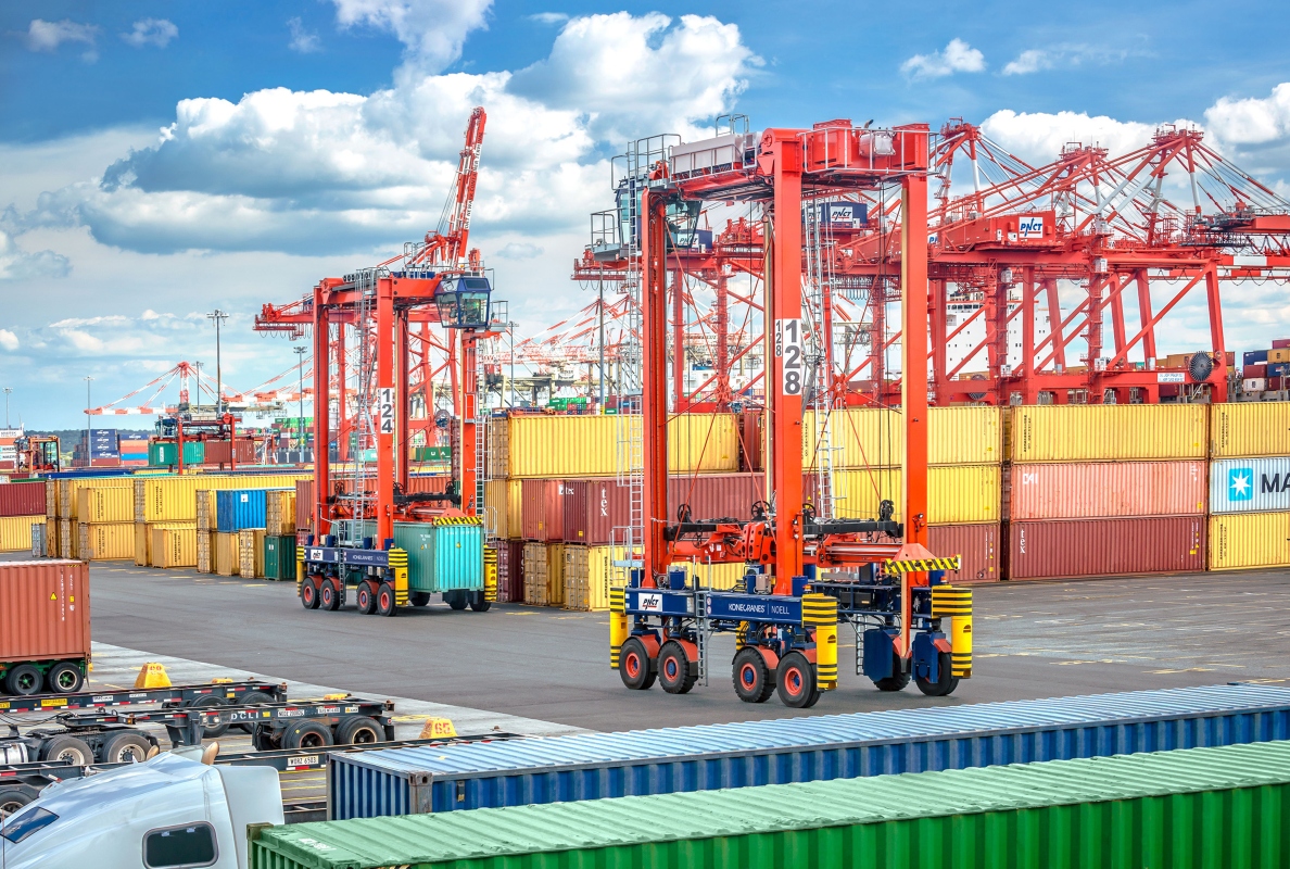 Port Newark Container Terminal orders 20 Hybrid Konecranes Noell Straddle Carriers to enhance efficiency and lower emissions