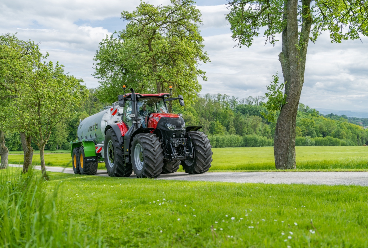 Case IH Optum 340 CVXDrive grassland