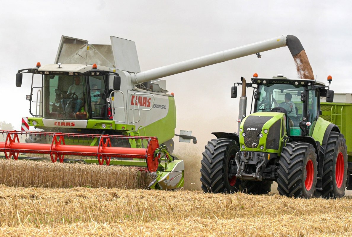 Claas announces new tractor and combine for 2023