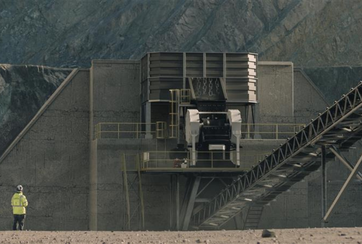 New generation CJ615 jaw crusher hero image for press release