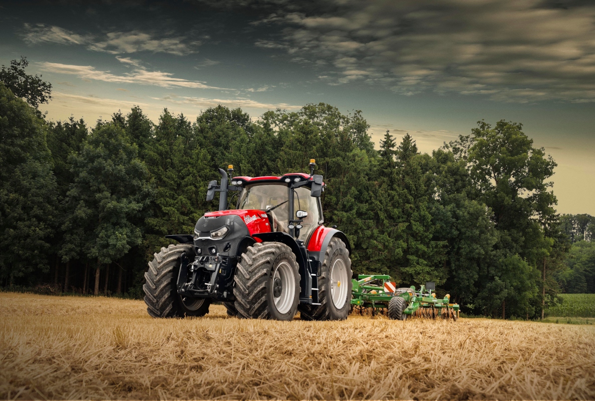 Case IH Optum 340 CVXDrive in the field