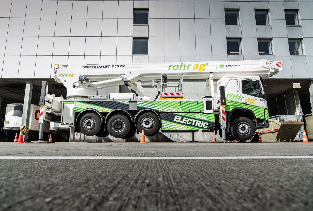 World premiere at Bauma 2025: Bronto Skylift and Designwerk present the first fully electric truck mounted aerial platform with a working height of 56 metres