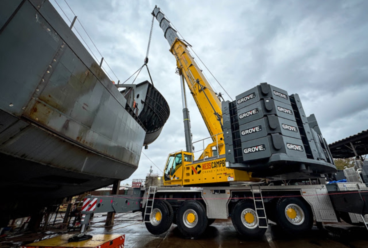 NessCampbell’s new Grove GMK6450-1 powers towboat assembly in Seattle