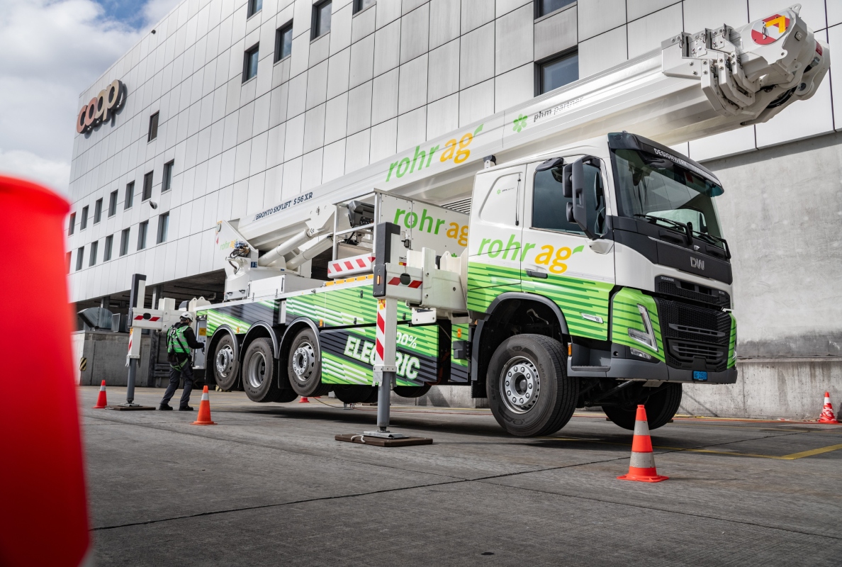 World premiere at Bauma 2025: Bronto Skylift and Designwerk present the first fully electric truck mounted aerial platform with a working height of 56 metres