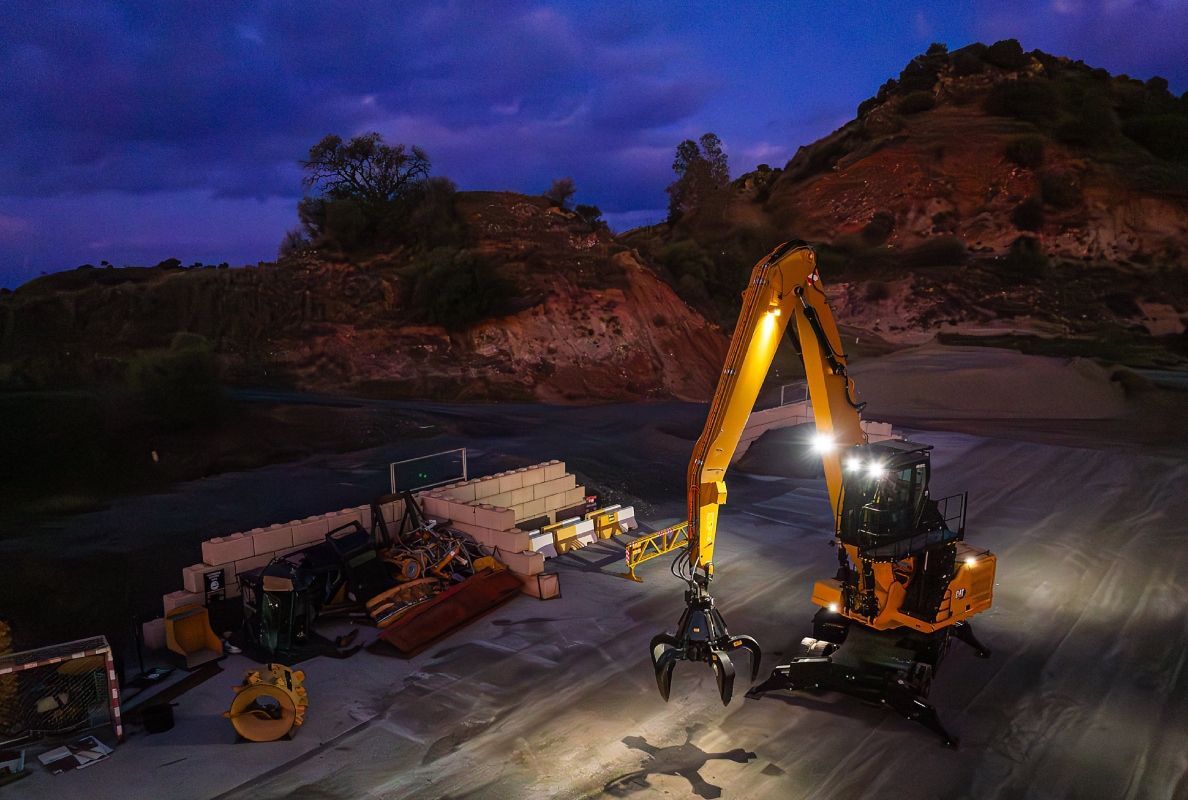 Cat® MH3032 Material Handler