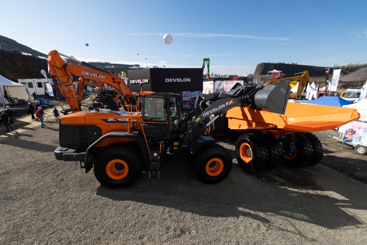 Develon at steinexpo