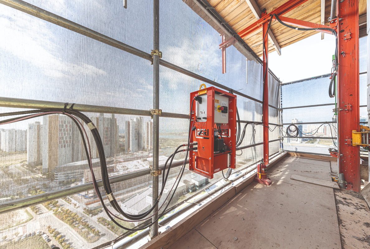 With the help of the RCS MAX Hydraulic Unit, malfunctions were quickly and easily detected via light signals on the hydraulic unit as well as the indication on the display.