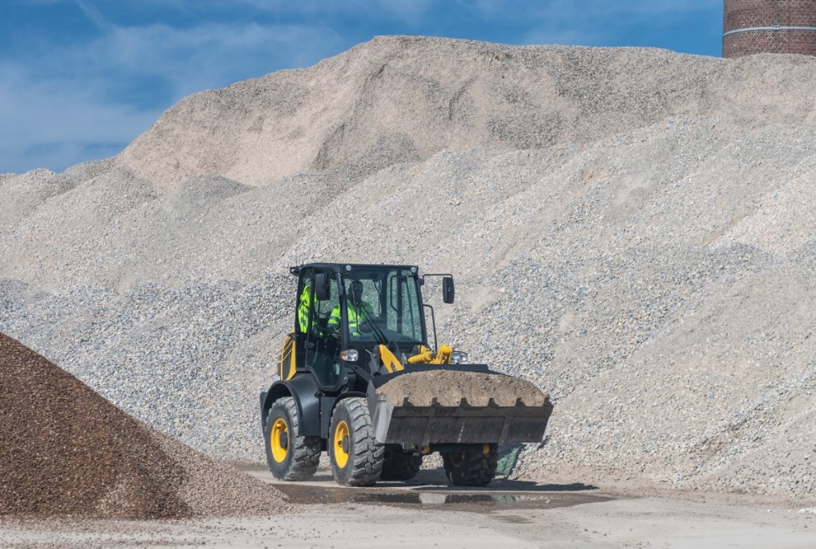 Komatsu WA80M-8