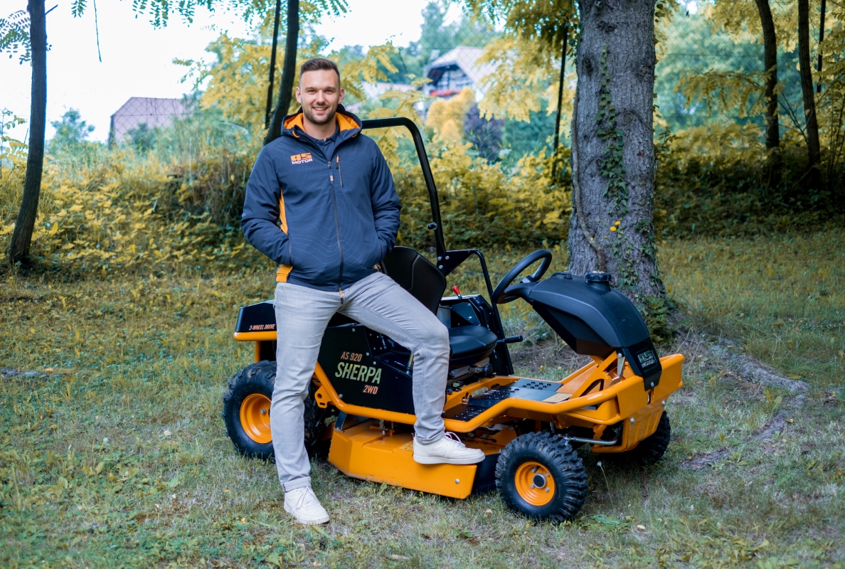 The innovation from AS-Motor: Electric high grass ride-on mower with rechargeable battery system