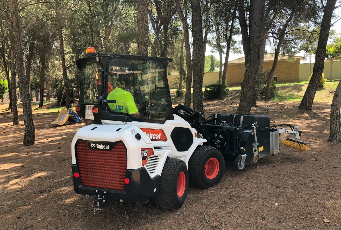 Bobcat L28 Articulated Loader, Mechanising Manual Work