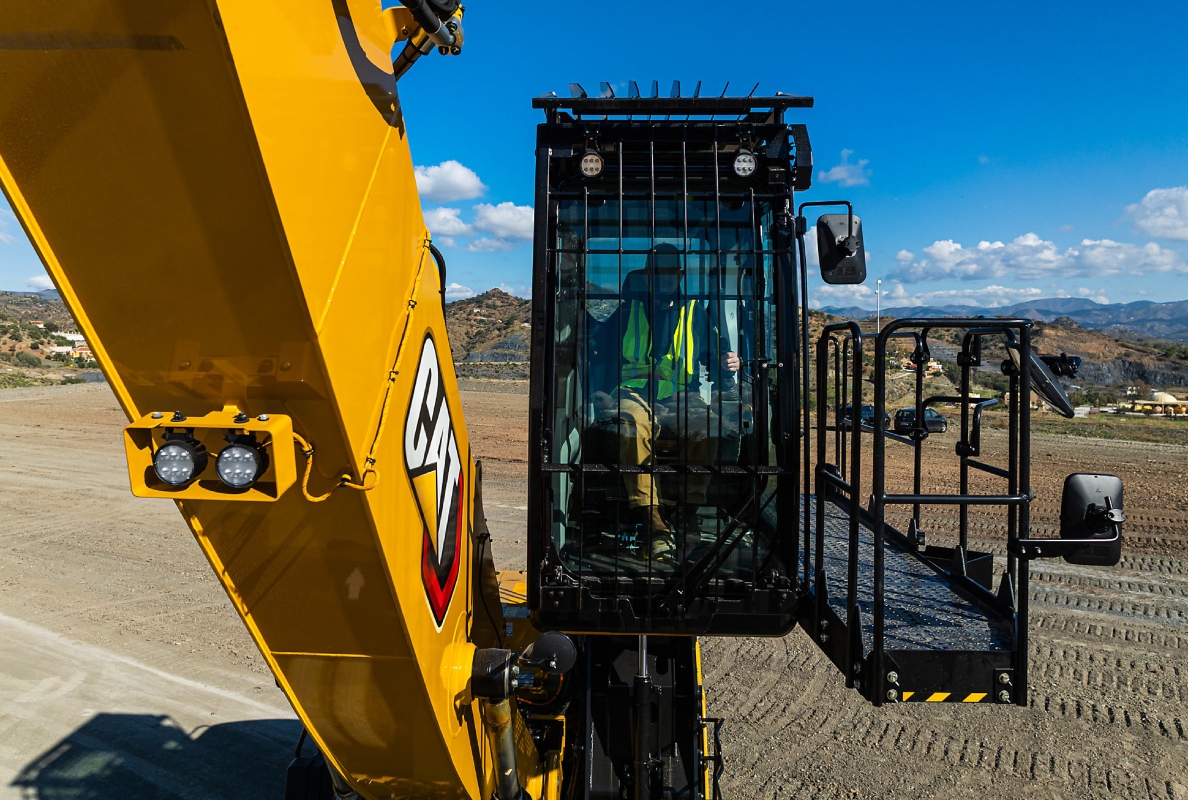 Cat® MH3032 Material Handler