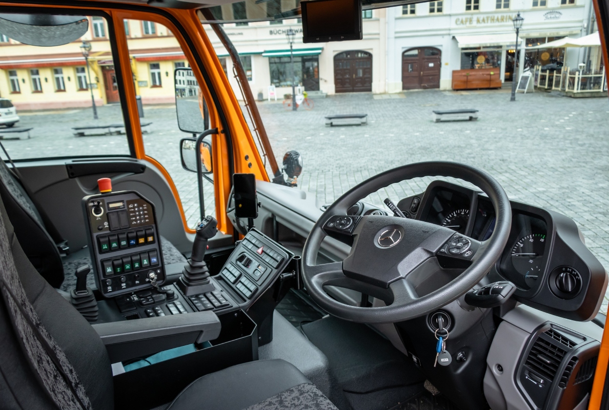 Stadtwerke Torgau once again rely on Unimog implement carrier