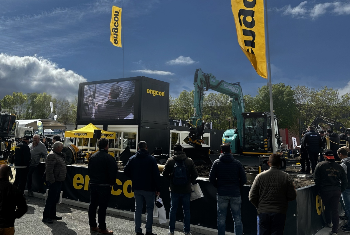 engcon's third generation tiltrotator was a highlight at the INTERMAT ...