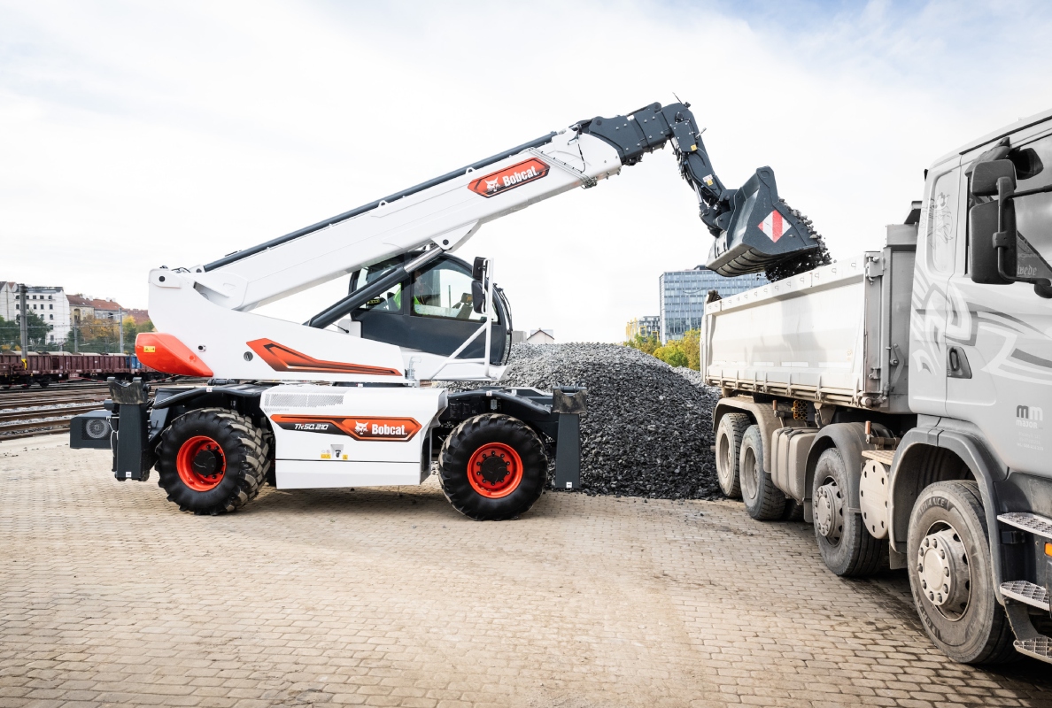 Bobcat Launches New Family of Rotary Telehandlers