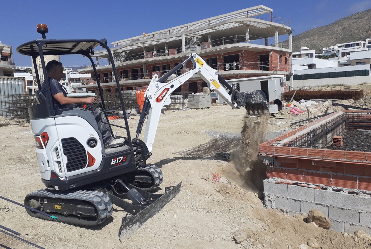Bobcat E17z mini excavator