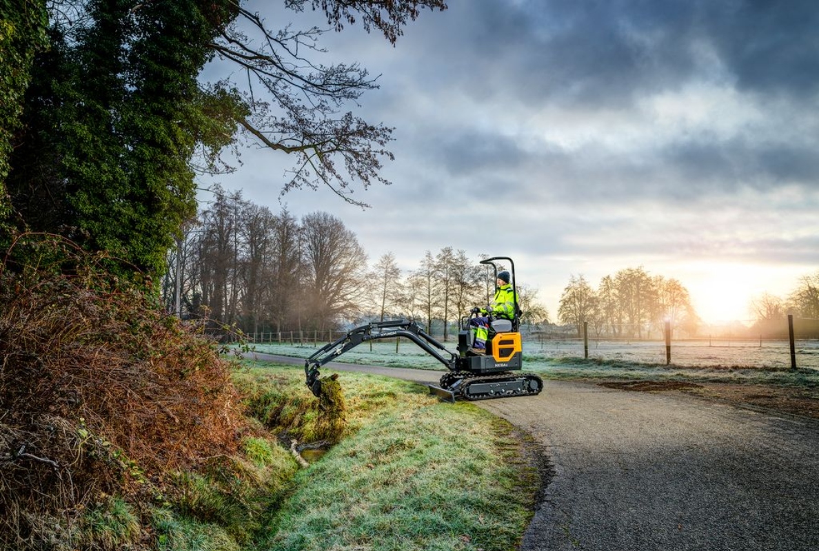 Hyundai adds HX10A Z micro excavator to compact line