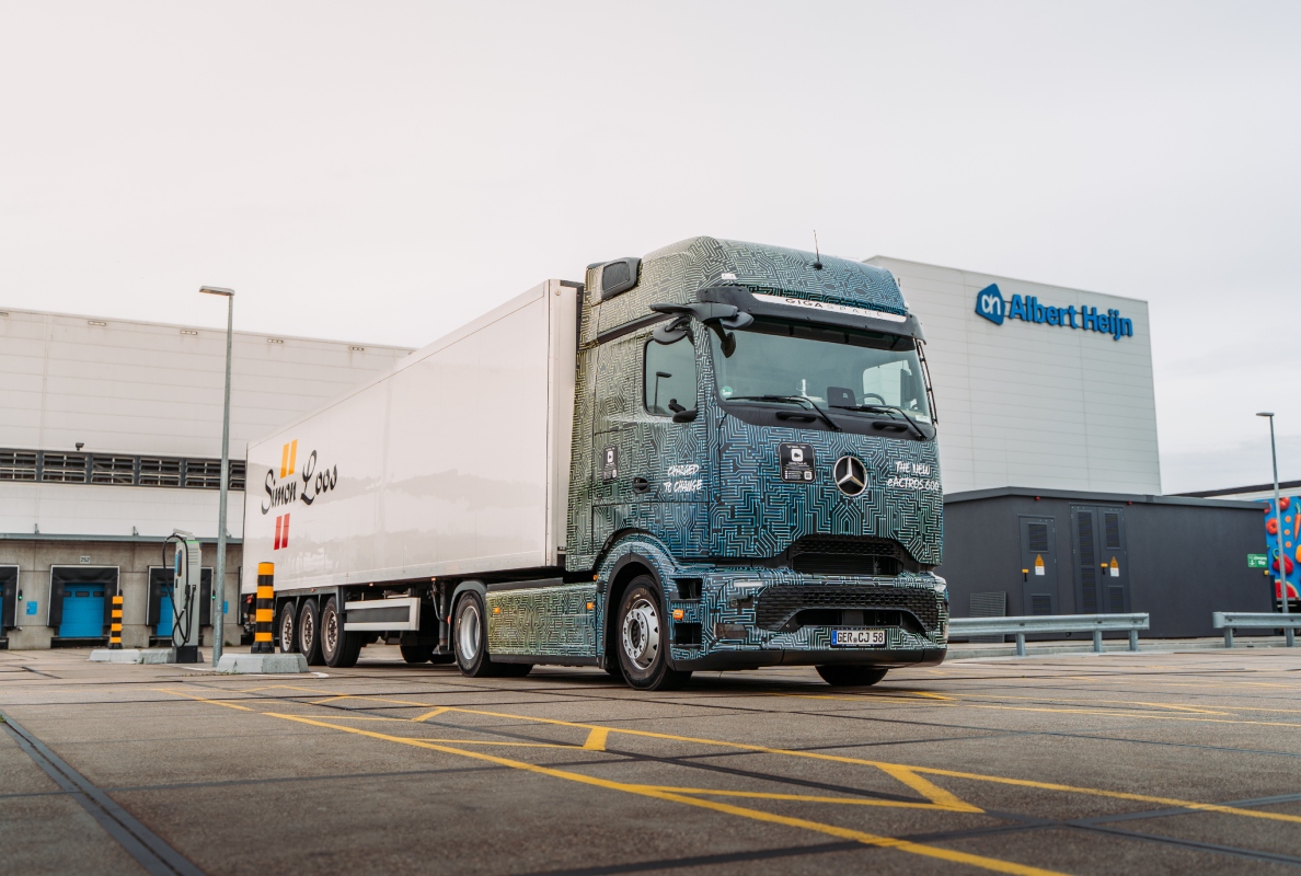 Simon Loos orders 75 Mercedes-Benz eActros 600