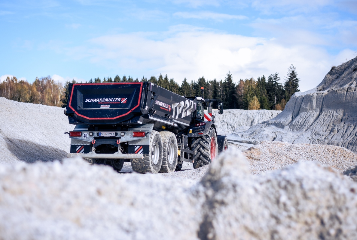 TP22 off-road tipper trailer - The answer to challenging terrain