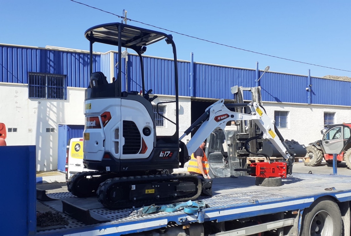 Bobcat E17z transport