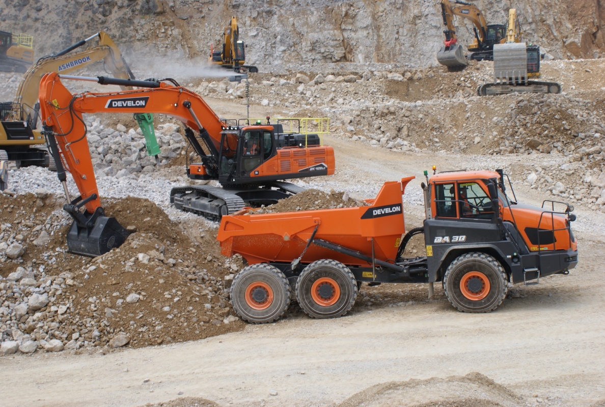 Develon Quarry and Construction Range Excels at Hillhead 2024