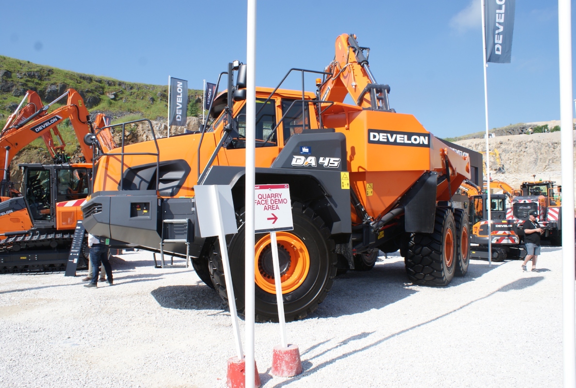 Develon Quarry and Construction Range Excels at Hillhead 2024