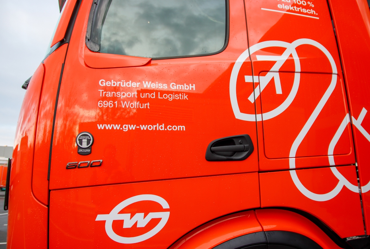 Electrically into the Future: Gebrüder Weiss Sets New Benchmarks in Heavy-Duty Transport with 14 eActros 600 Trucks